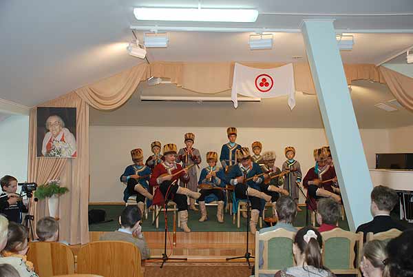 Студия мальчиков «Алтай» из Горно-Алтайска показала в Новосибирском Музее Рериха не только игру народных инструментов и горловое пение, но и умение слышать и понимать друг друга