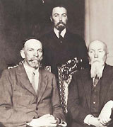 Слева направо: В.К. Рерих, Ю.Н. Рерих, Н.К. Рерих